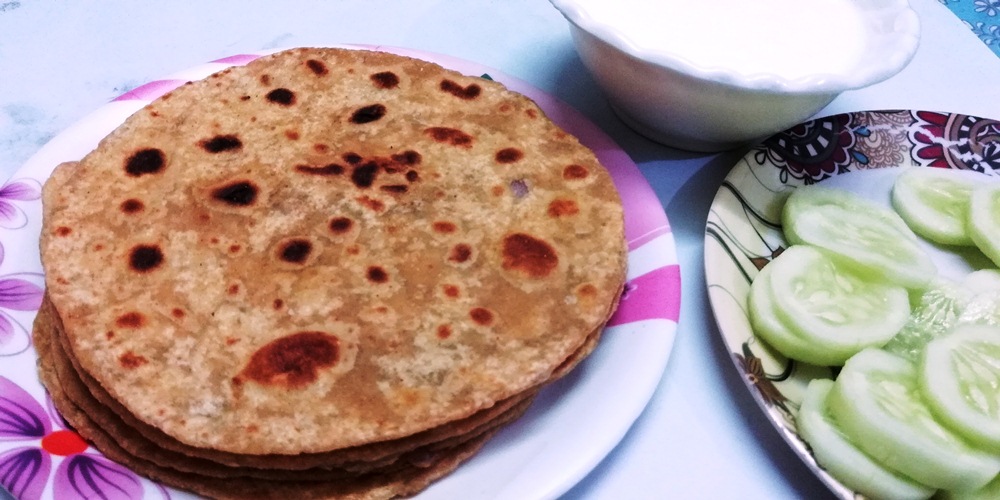 Onion Parantha / Pyaaz Ka Parantha - Chits Kitchen
