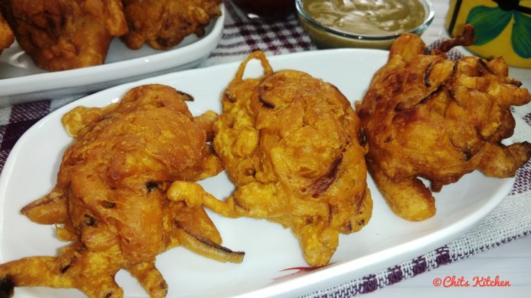 Aloo Pyaaz Pakoda/Potato Onion Pakora - Chits Kitchen
